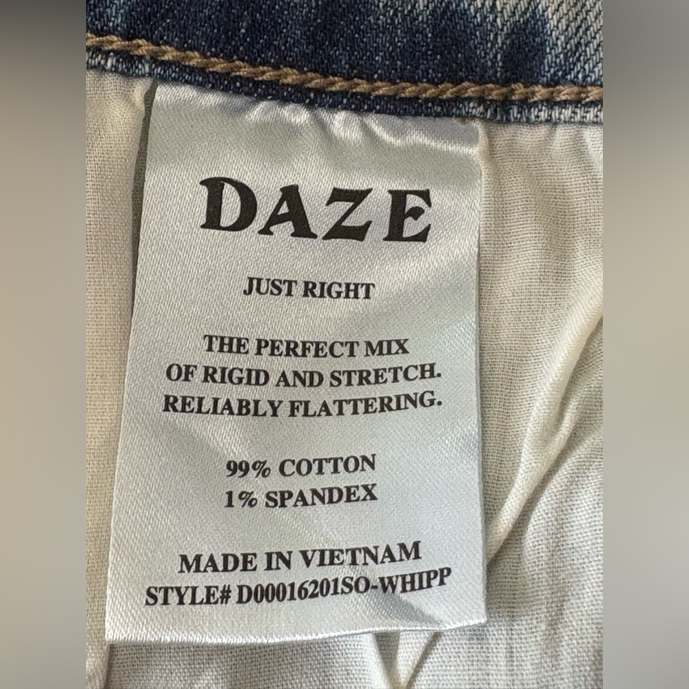 Daze Denim Shy Girl High Rise Crop Flare Just Right Whipp Jeans NWT - Picture 6 of 11